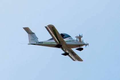 1280px colomban cri cri at maks 2011 01