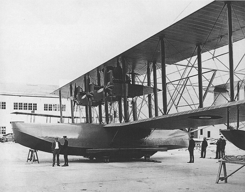 1280px curtiss nc 1 3 october 1918 initial three engine configuration