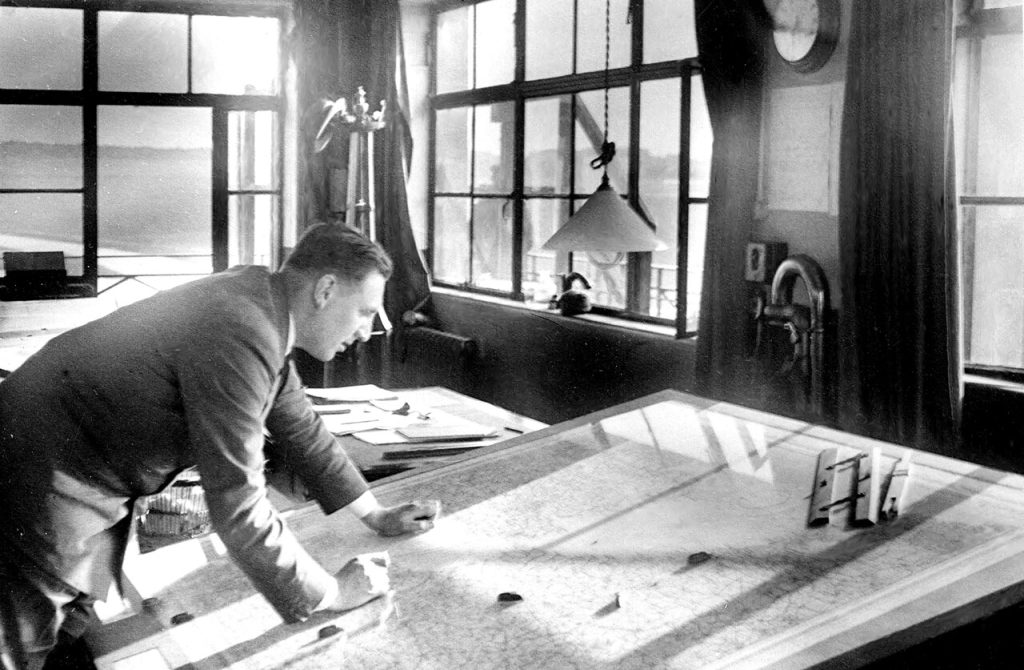 Croydon: London's Crucible of Flight 17 1280px james jimmy jeffs at work croydon