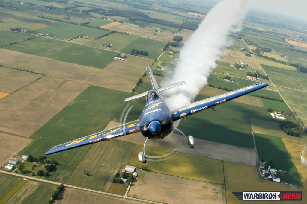 Michael Goulian in his Extra 330 (Image Credit: Tom Pawlesh)