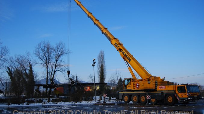 Crane brought in to lift Albatross 15-14 to an apron for it's planned disassembly last February. (Image Credit: Claudio Toselli)