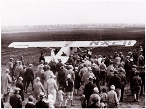Nearly a thousand people assembled at Roosevelt Field to see Charles Lindbergh off on his historic transatlantic solo flight. (Image Credit: Smithsonian Institution)