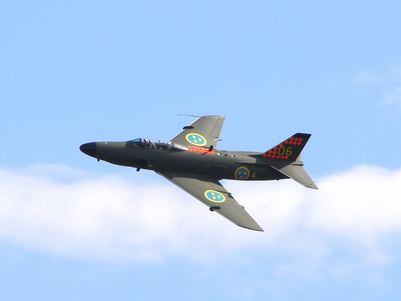 SwAFHF Saab 32 Lansen performs at the Kristianstad Airshow in 2006. (Image Credit: Bluescan CC 3.0)
