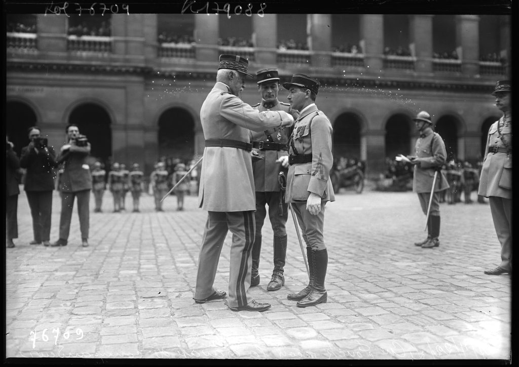The Allied Ace of Aces: René Fonck’s Path to 75 Aerial Victories 16 27 7 22 le capitaine Fonck reçoit la cravate de commandeur de la légion dhonneur btv1b530871656