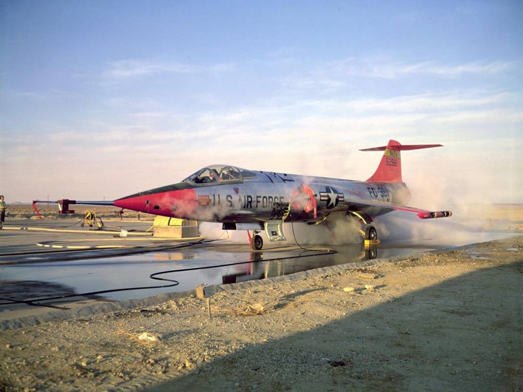 Flight Test Files: Lockheed F-104 Starfighter - Mastering the Aerodynamics of the Razor-Thin Wing 16 306619main ET 95 full