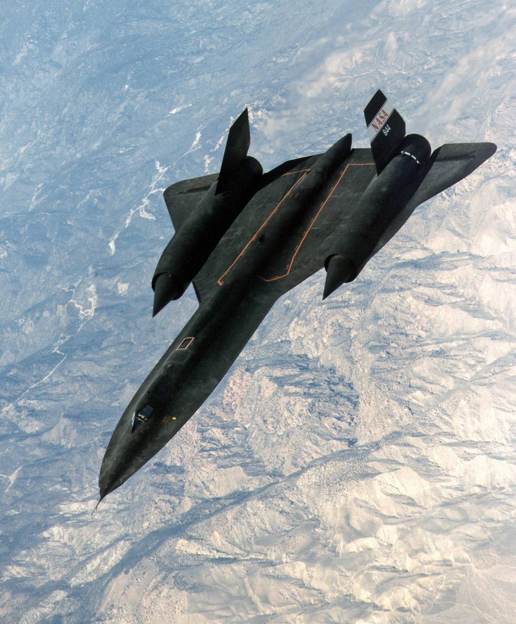 Flight Test Files: Lockheed SR-71 Blackbird - Managing the Expansion of the Titanium Skin 14 335852main EC97 43933 2 full