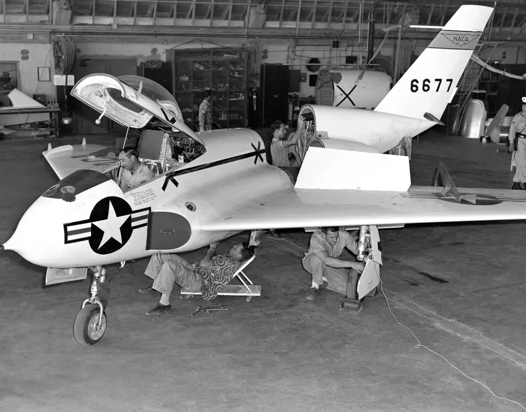 Flight Test Files: Northrop X-4 Bantam-Navigating the Limits of the Tailless Wing 17 341463main E 1000A full