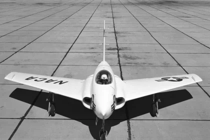 In this 1950 straight-on view of the NACA High-Speed Flight Research Station’s (now NASA’s Armstrong Flight Research Center’s) X-4 Bantam research aircraft, the horizontal tailless design is quite evident.