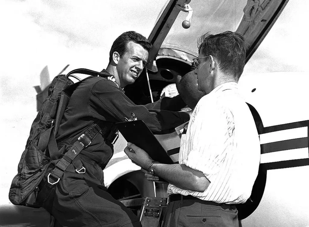 Flight Test Files: Northrop X-4 Bantam-Navigating the Limits of the Tailless Wing 19 341567main E 839 full