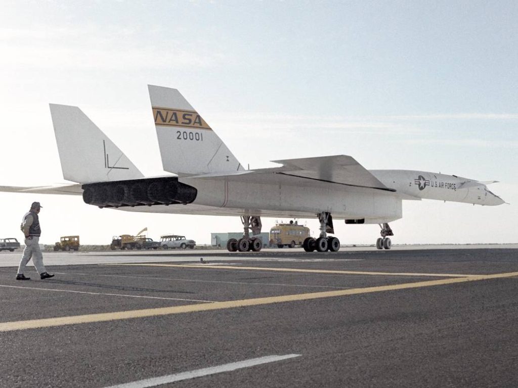 Flight Test Files: XB-70 Valkyrie – Riding the Shockwave at Mach 3 18 359284main EC68 2101 full
