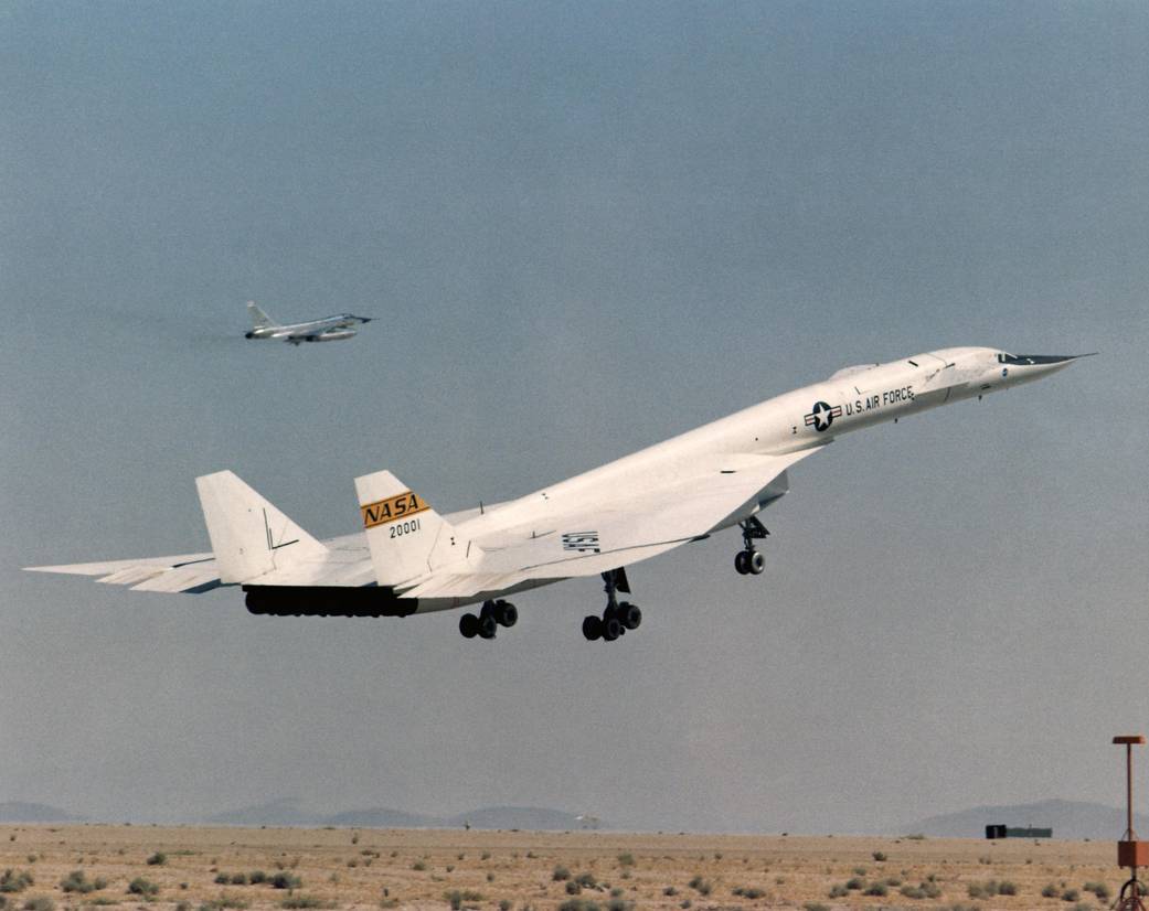Flight Test Files: XB-70 Valkyrie – Riding the Shockwave at Mach 3