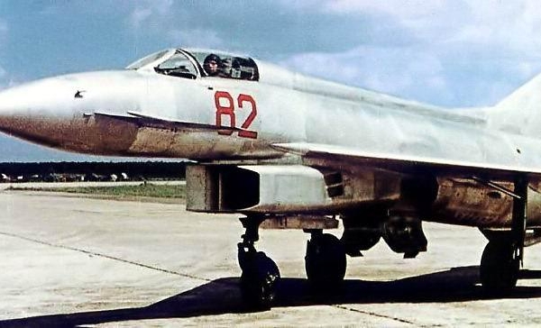 Grounded Dreams of a Mach 2 Future: The Mikoyan-Gurevich Ye-8 Chronicles 12 4.Eksperimentalnyj istrebitel E 8 2. 600x364 1