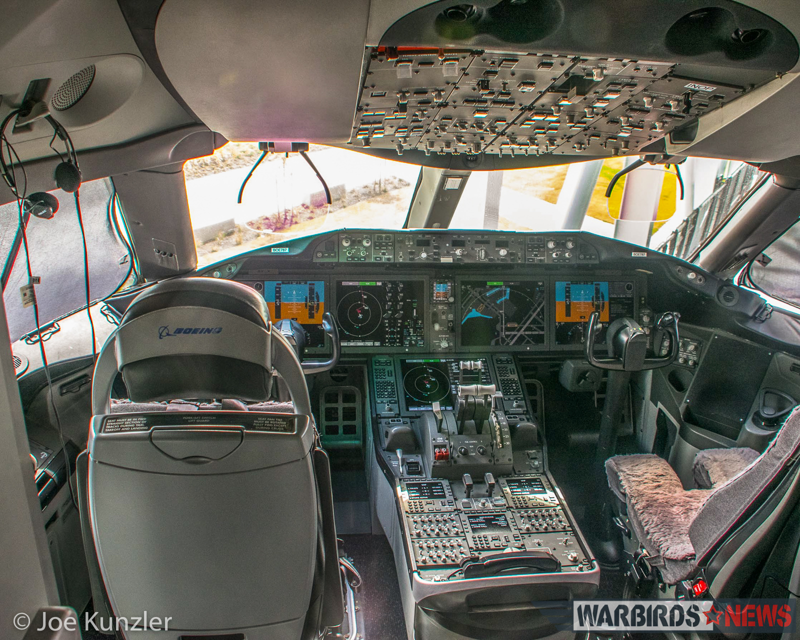 Inside the 787 cockpit. (photo by Joe Kunzler)