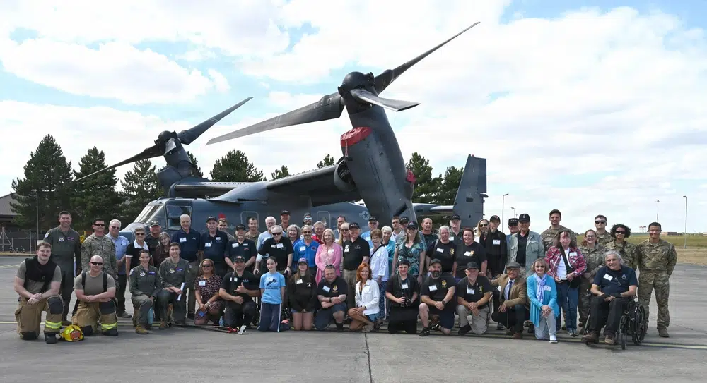 50 Years Later, SR-71 Blackbird Veterans Return to RAF Mildenhall 18 50 years later sr 71 blackbird veterans return to raf mildenhall 2090
