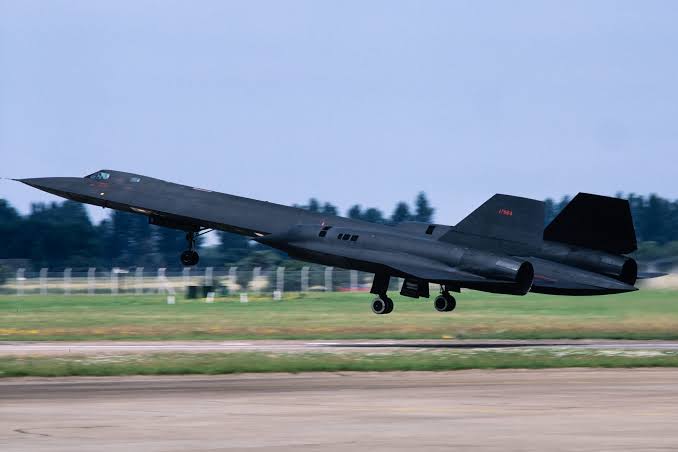 50 years later sr 71 blackbird veterans return to raf mildenhall 2110