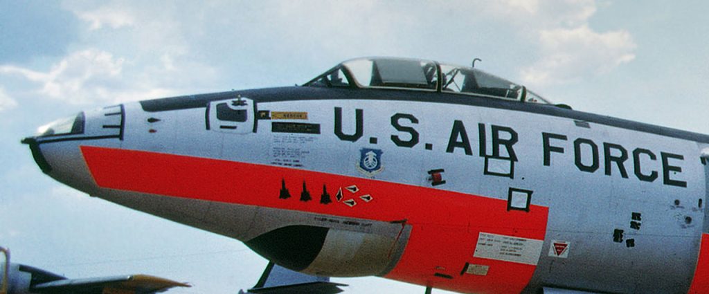 Boneyard Files: Boeing B-47 Stratojet - The Final Landing of the SAC Veteran 11 53 4256 B 47 Day Glo 09091968 crop 1280a