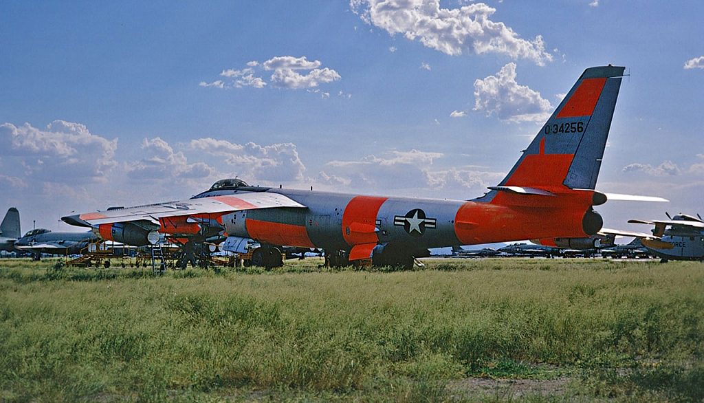 Boneyard Files: Boeing B-47 Stratojet - The Final Landing of the SAC Veteran 13 53 4256 QB 47E Tom Baillie DavisMonthan 10091968 1280a