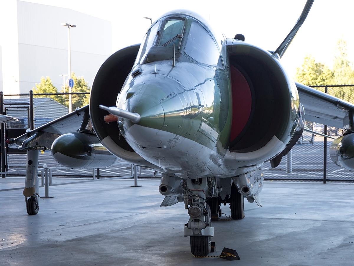 Randy's Warbird Profiles: McDonnell Douglas/British Aerospace AV-8C Harrier 22 555544418 10161766266242224 8100169782444964002 n