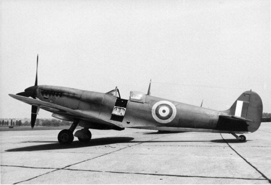 Randy's Warbird Profiles: Supermarine Spitfire LF Mk. XVIe s/n TE356 10 66717987 2788171914543781 8623545081913147392 n e1777605758449
