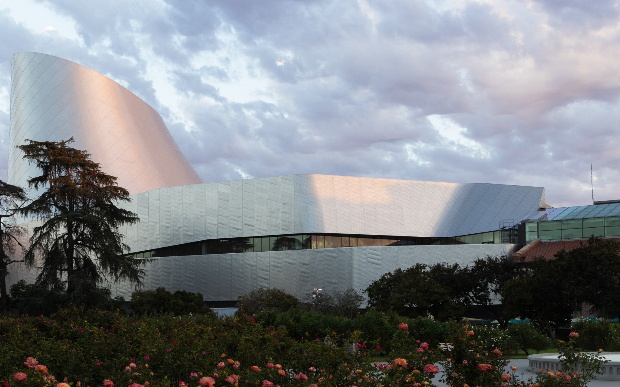 Construction Concludes on Los Angeles' Samuel Oschin Air and Space Center 14 672218486 1393072989528922 2159662263566950508 n