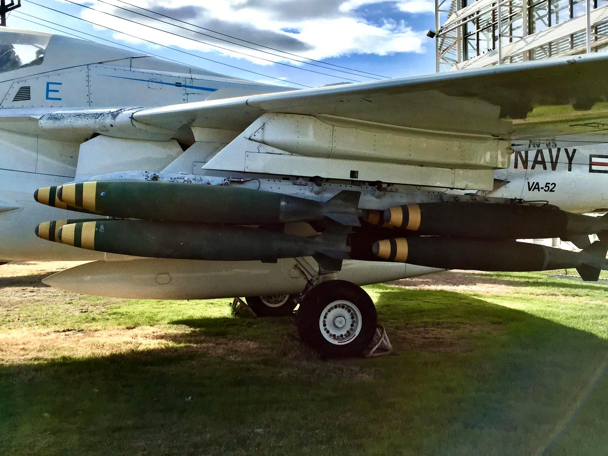 Randy's Warbird Profiles: Grumman A-6E Intruder 12 77289208 3044069998953970 5723121072417538048 n