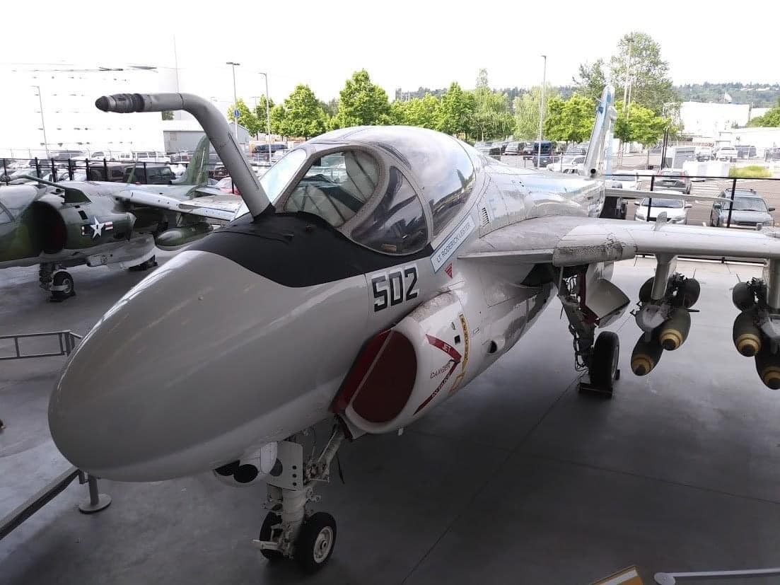 Randy's Warbird Profiles: Grumman A-6E Intruder 29 94030463 3403587509668882 5591911303288455168 n