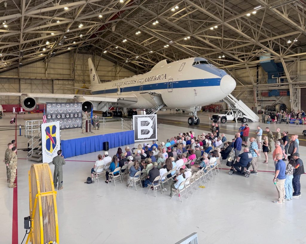 95th Wing Revives Historic WWII 'Square B' Tail Marking on E-4B Nightwatch 10 95th wing revives historic wwii square b tail marking on e 4b nightwatch