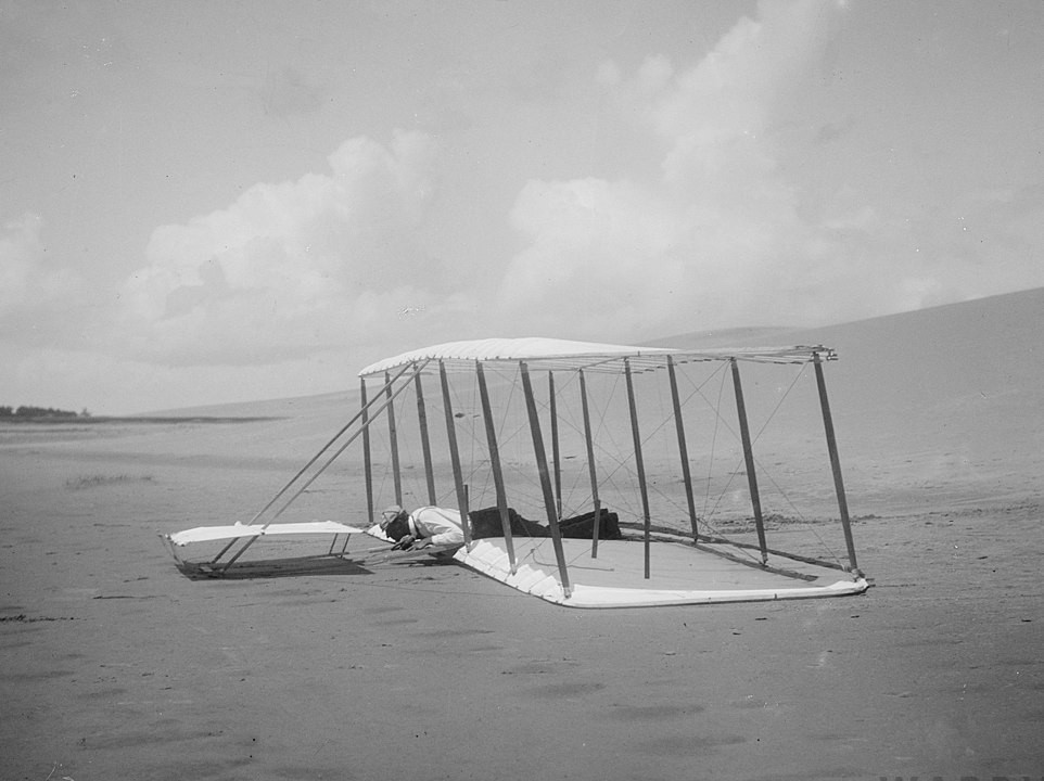 962px Wright 1901 glider landing