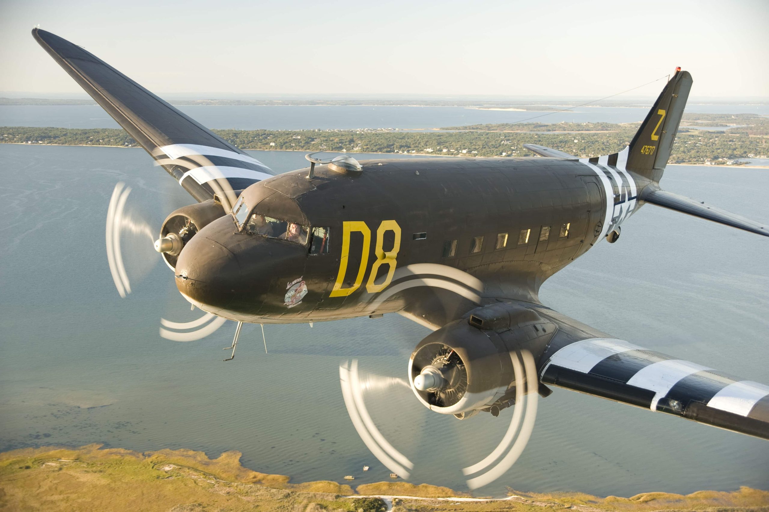 American Airpower Museum Offers Living History Flights to