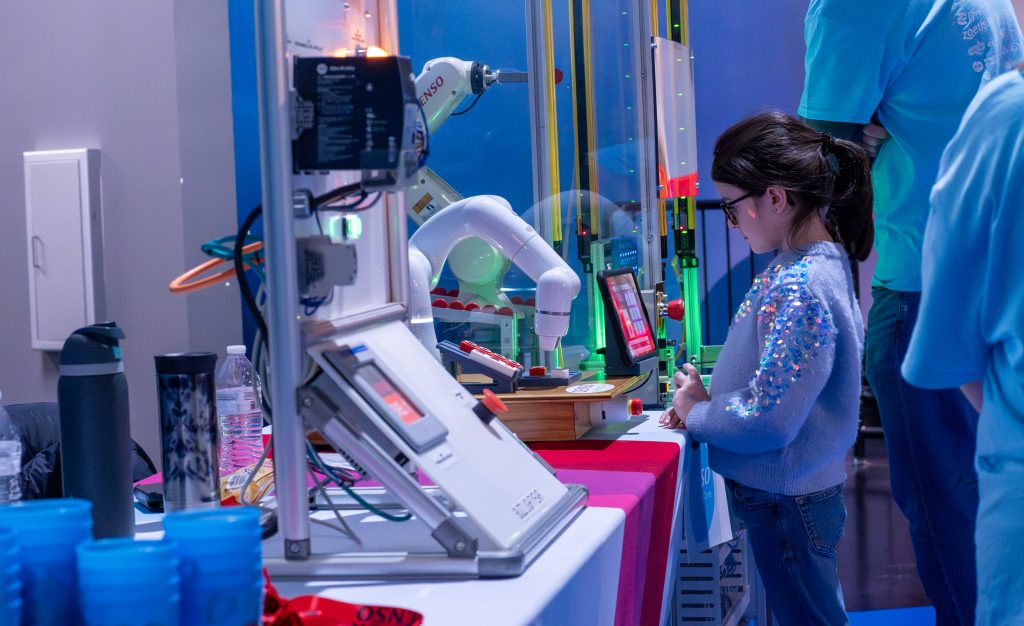 Air Zoo to Host Corporate Engineering Challenge for Young Students on February 28 14 Air Zoo to Host Corporate Engineering Challenge for Young Students on February 28 1