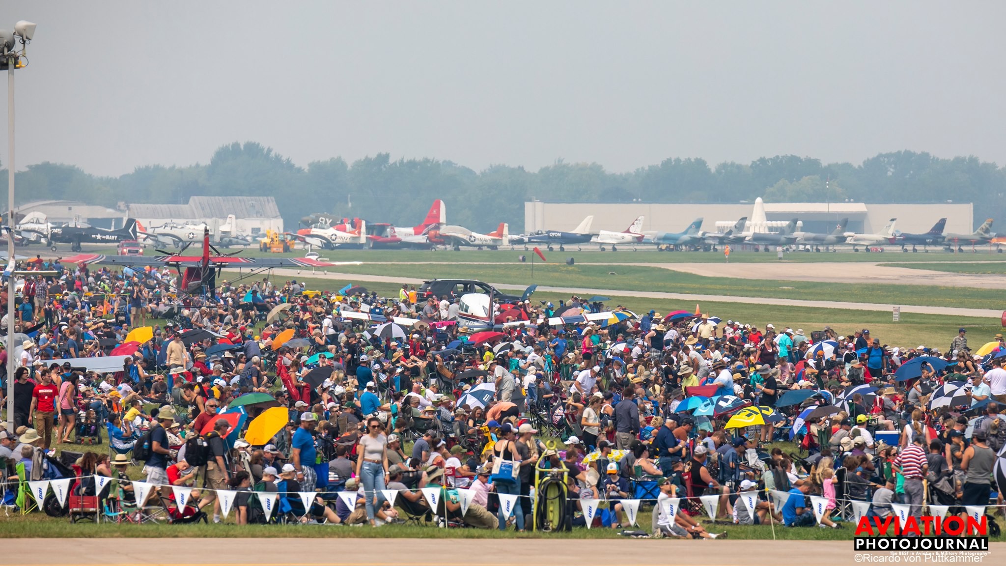 Airventure 2021 Crowd and Jet warbirds Ricardo von Puttkammer