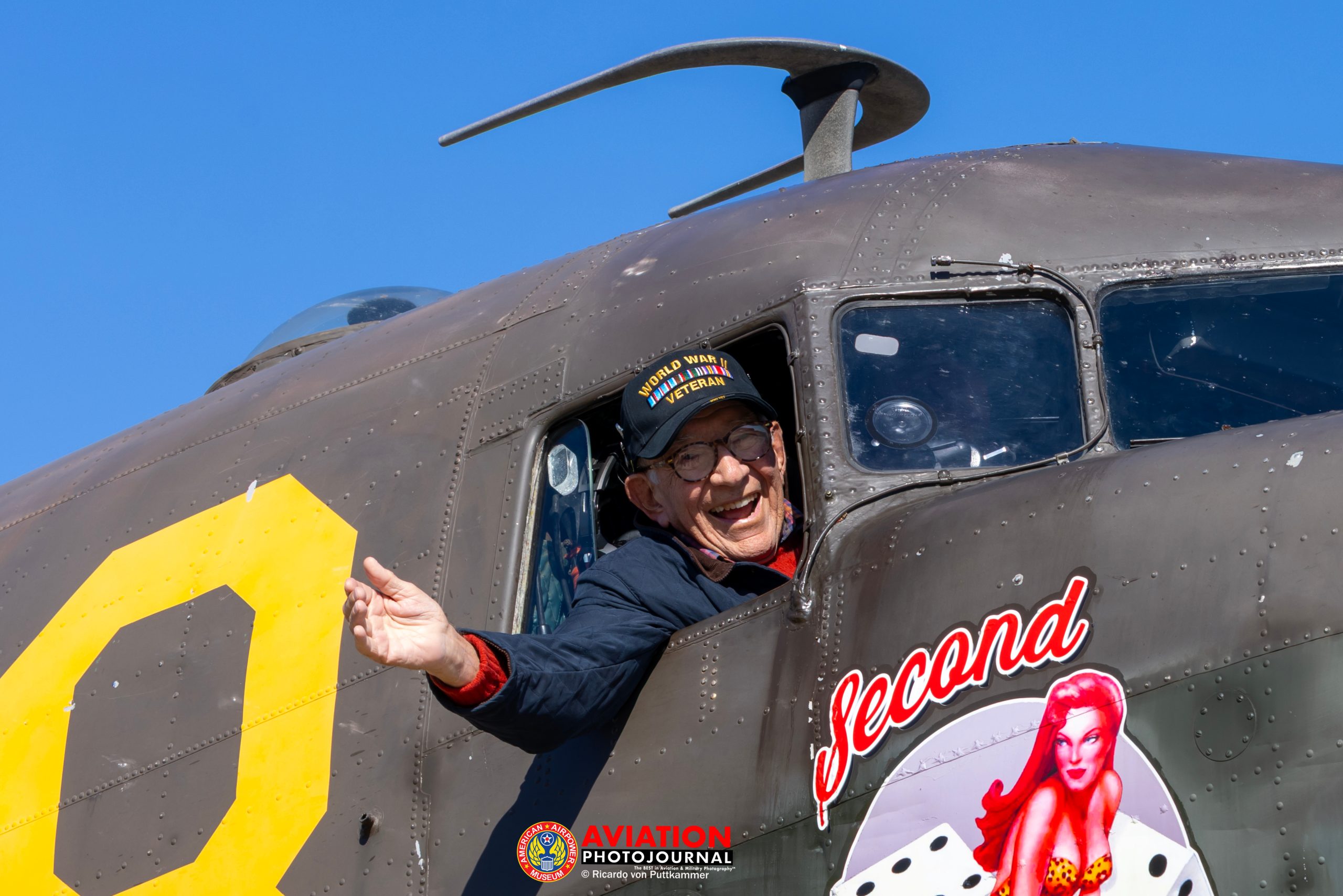 Alan Shapiro in Douglas C 47 scaled
