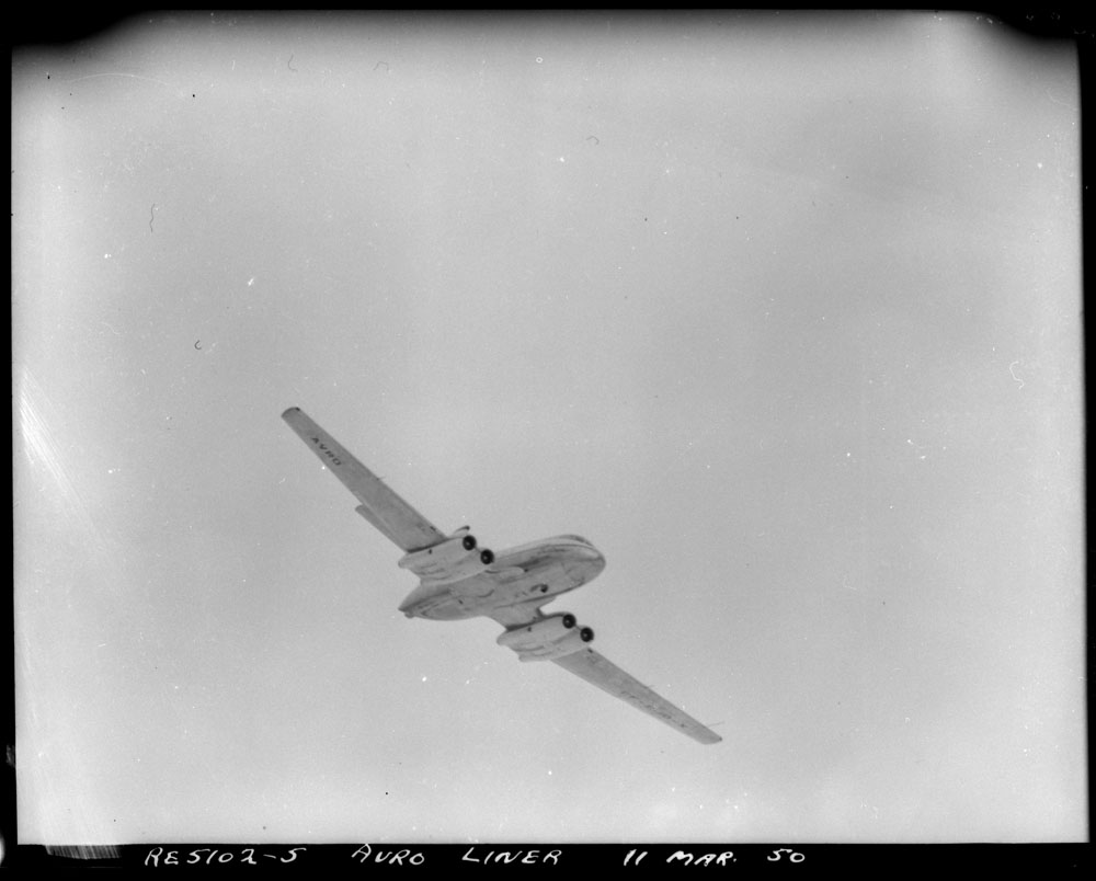 Avro Canada Jetliner in flight 11 March 1950
