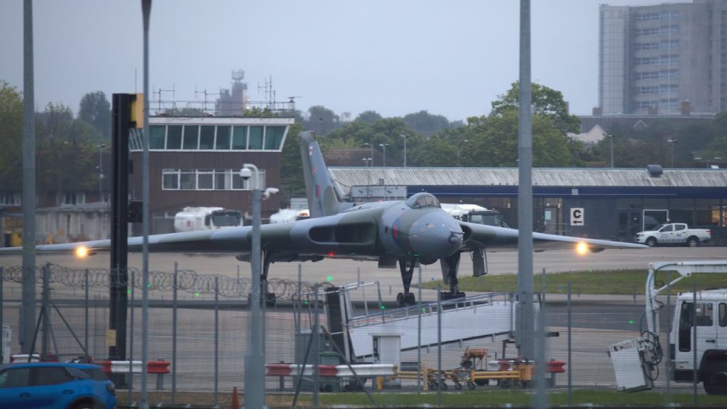 Avro Vulcan Bomber Howls Once More! 11 Avro Vulcan XL426 Bomber Howls Once More 1
