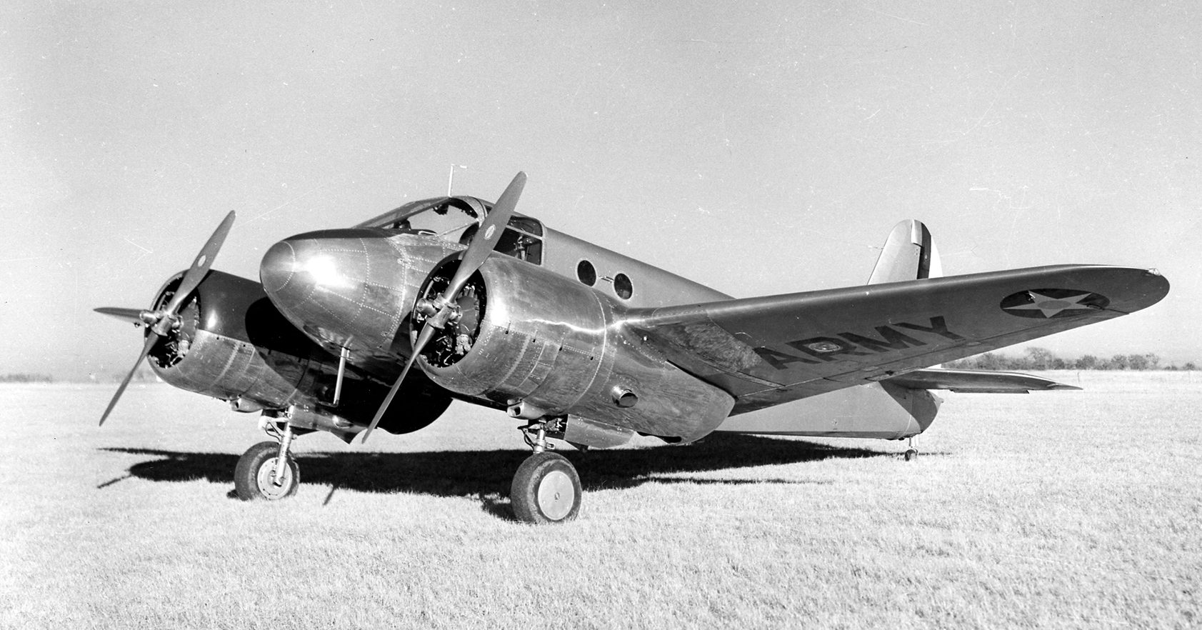 Beechcraft AT 10 Wichita on the ground c1942 e1534043805983