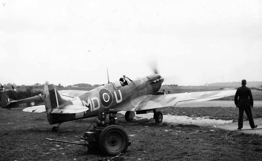 Don Blakeslee's War: How America's Fighting-est Fighter Pilot Shaped the Legendary Fourth Fighter Group 15 Blakeslee 5 133 Squadron Spitfire