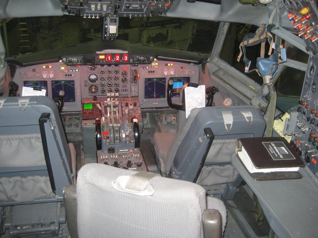 From B-52 Simulators to Phantom Cockpits: Stephen Cannaby’s Immersive Aviation Legacy 12 Boeing 727 movie Knight Day Tom Cruise
