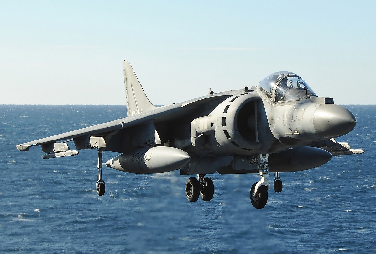 Boeing AV 8B Harrier II Italy Navy JP7306232