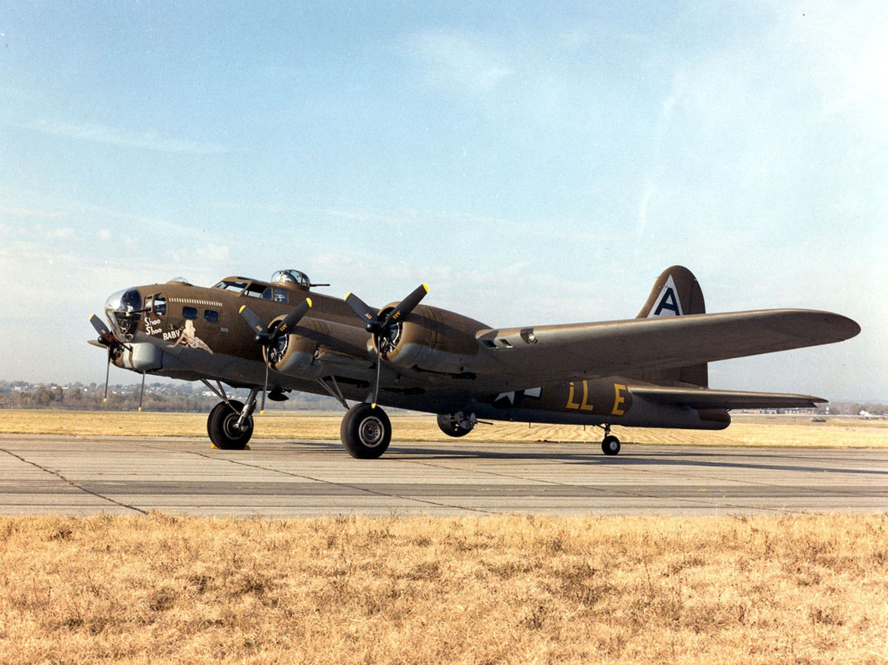 Boeing B 17G Superfortress Shoo Shoo Baby USAF 1