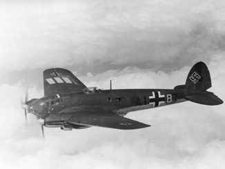 Bundesarchiv Bild 101I 343 0694 21 Belgien Frankreich Flugzeug Heinkel He 111