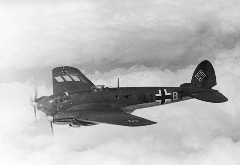 Bundesarchiv Bild 101I 343 0694 21 Belgien Frankreich Flugzeug Heinkel He 111