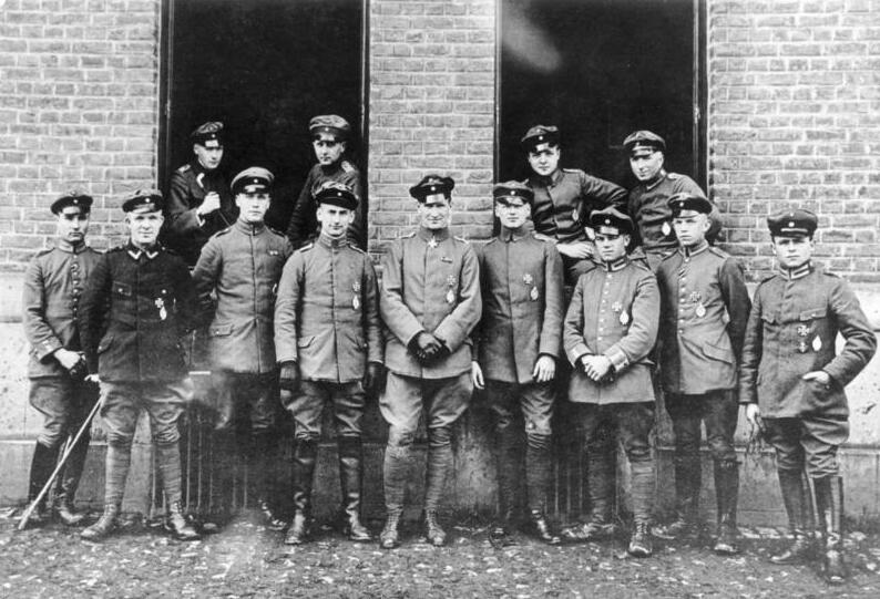 Aces of the Great War: Bruno Loerzer: The Fokker D.VII Master of 1918 10 Bundesarchiv Bild 146 1975 031 01A Angehörige der Jasta 26