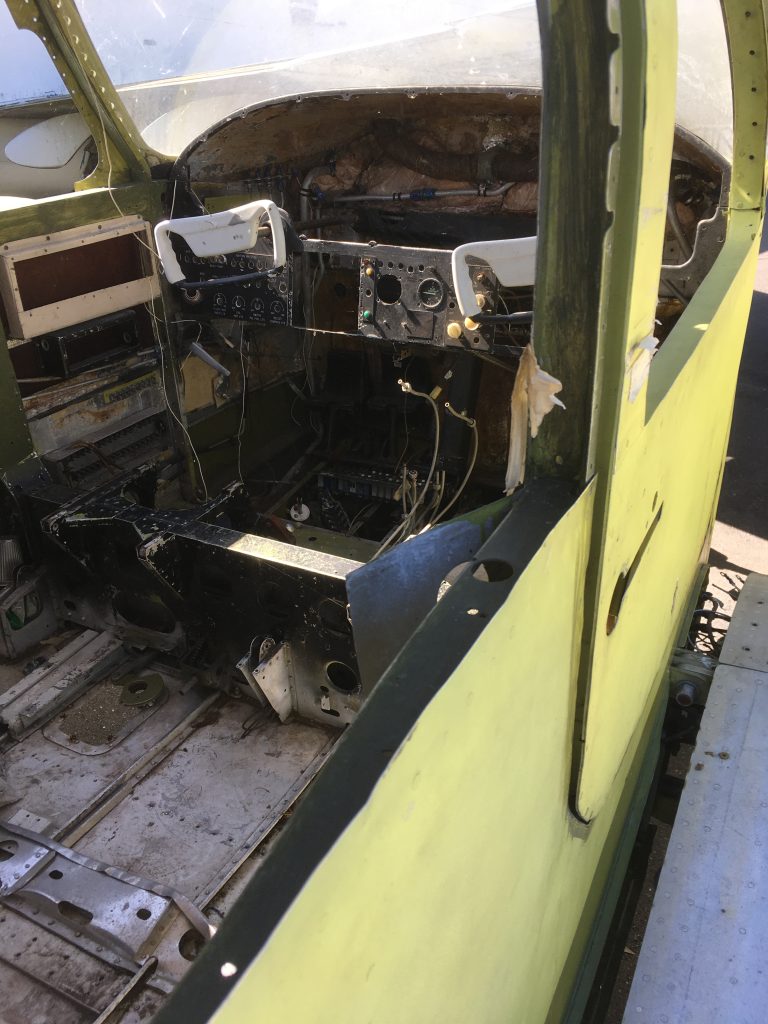 C310B OO SEI Oostende 10 2020 cockpit