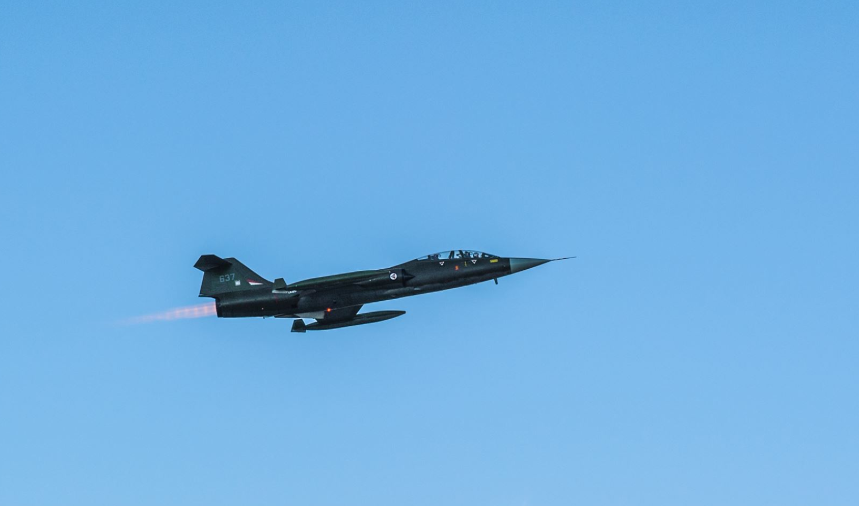 Norwegian CF-104D Starfighter Undergoes Engine Testing - Vintage ...