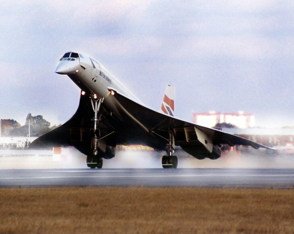 On August 25th, 1976, Concorde G-BOAD made its first flight. This airframe spent more time in the air than any other Concorde, logging 23,397 hours. [Photo via Intrepid Museum]