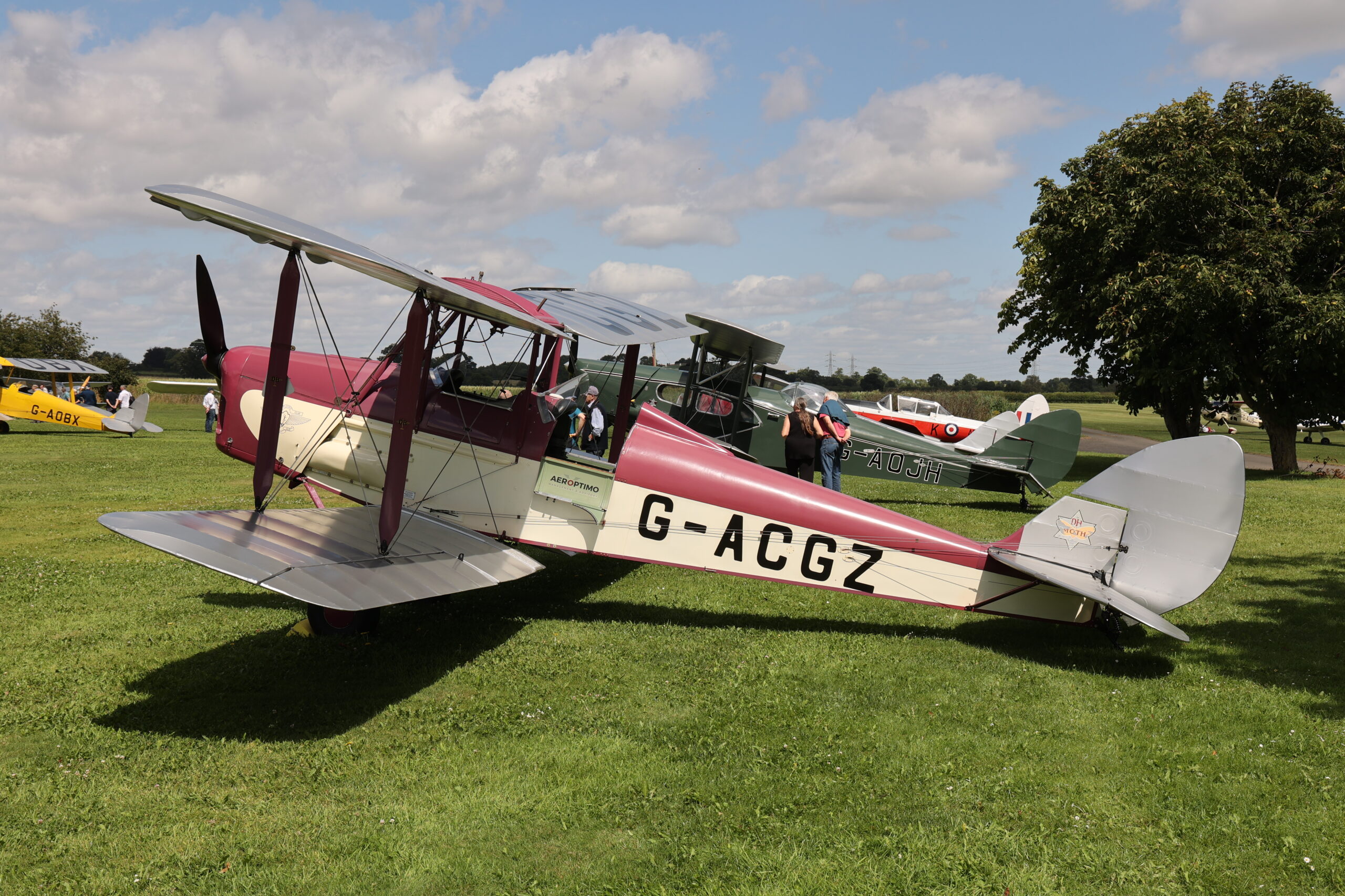 De Havilland Moth Club fly in Oaksey Park Wiltshire England 5479 scaled