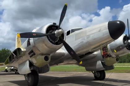 Douglas B 23 Dragon N747M