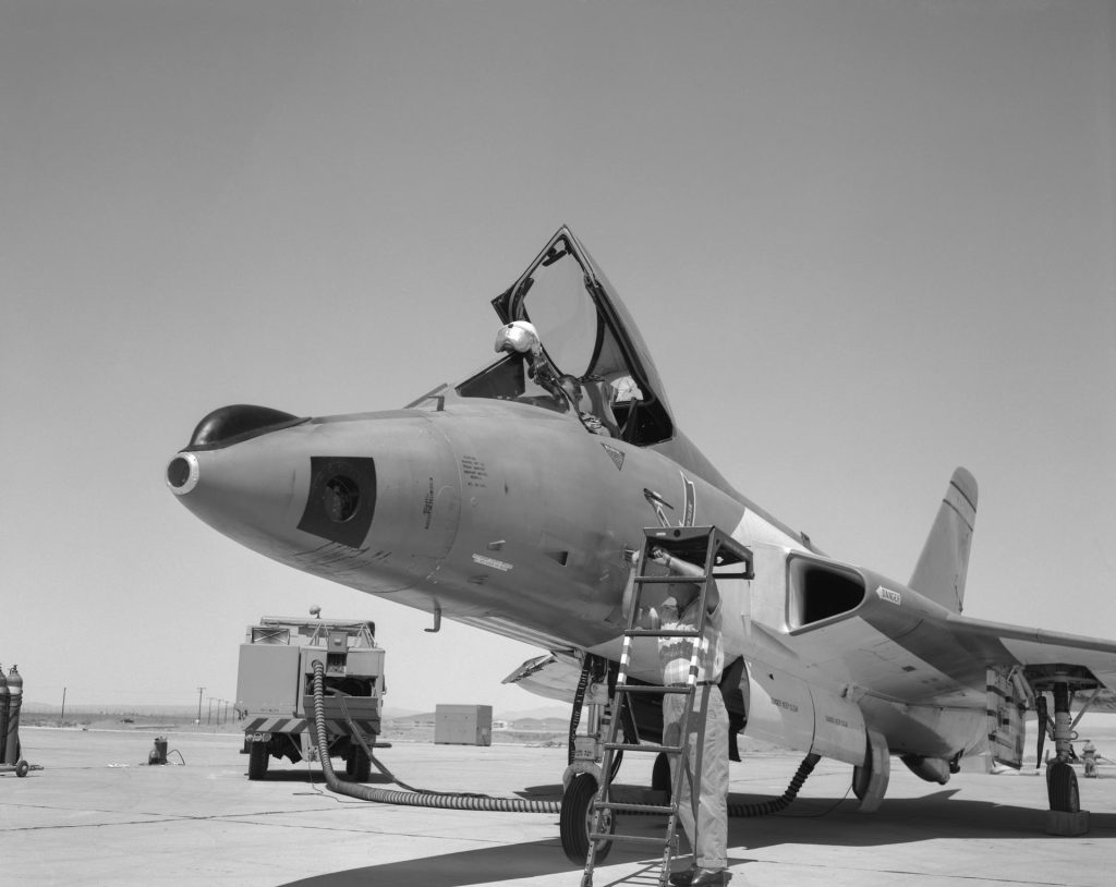 Flight Test Files: Douglas F5D-1 Skylancer - Mastering the High-Speed Sink Rate 17 E61 7288large