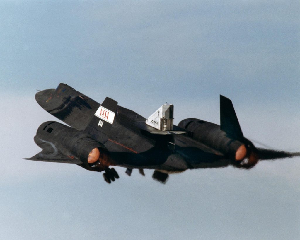 Flight Test Files: Lockheed SR-71 Blackbird - Managing the Expansion of the Titanium Skin 12 EC98 44440 13large