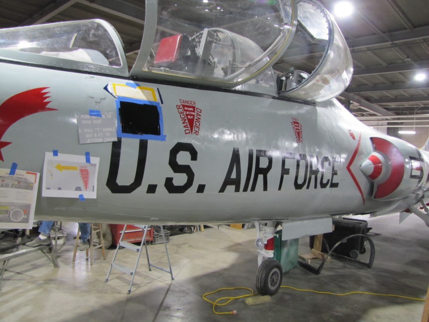 F 104 Applying markings